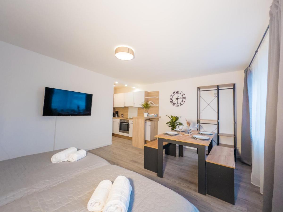 Immostay #6 - Ferienhaus 4 Zimmer Fuer 8 Personen, Wifi & Zentrum BRE Exterior foto