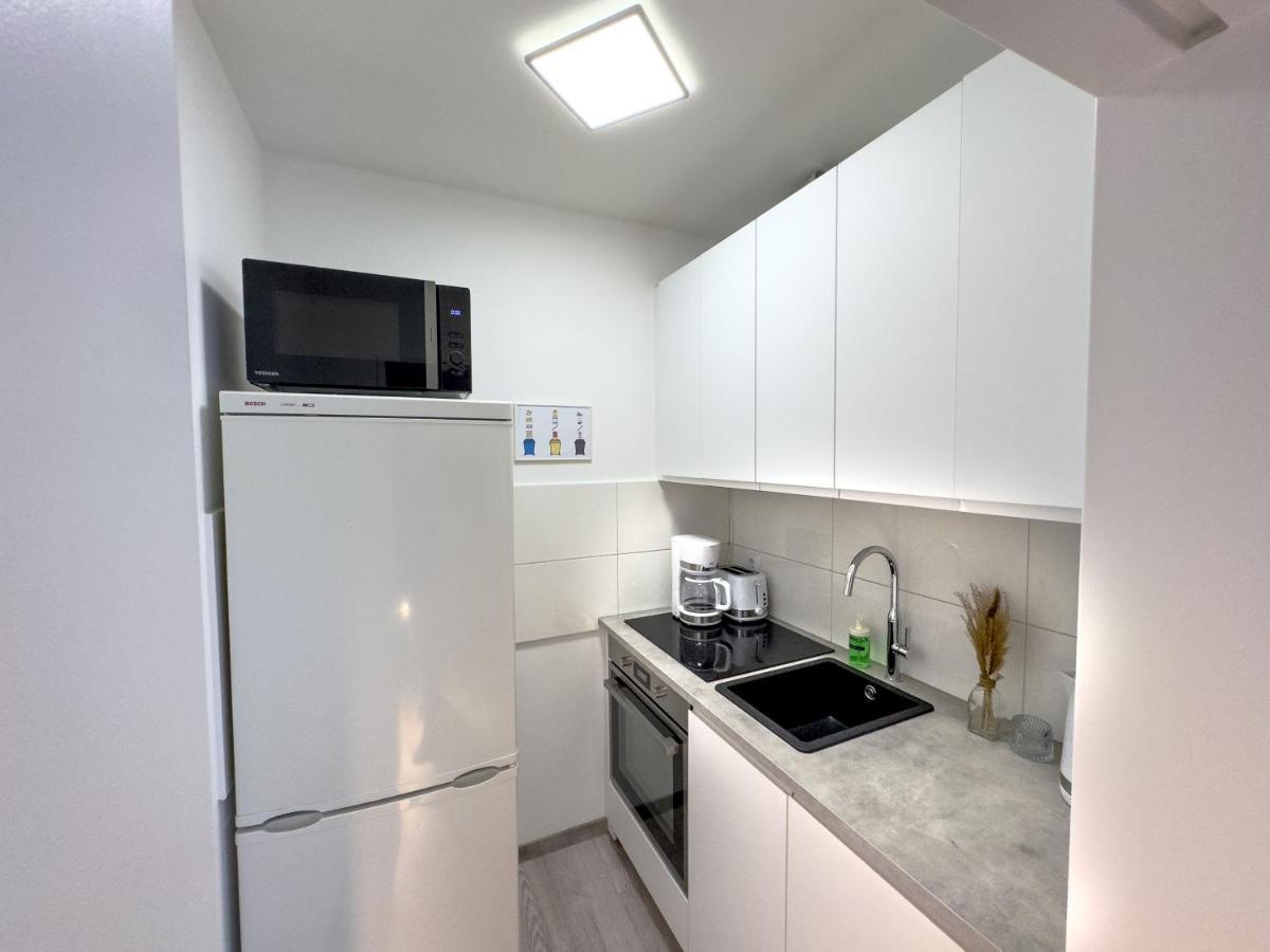 Immostay #6 - Ferienhaus 4 Zimmer Fuer 8 Personen, Wifi & Zentrum BRE Exterior foto